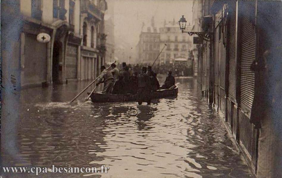BESANCON - Grande Rue - Inondations en 1910